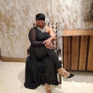 Meet your Posher, Leslie